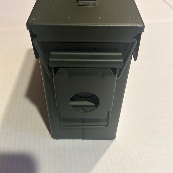 NWOT army military olive green metal container with handle and tight close side - Picture 8 of 12